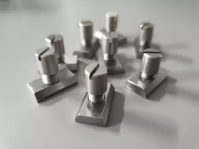 Nutsteine Klemmschraube