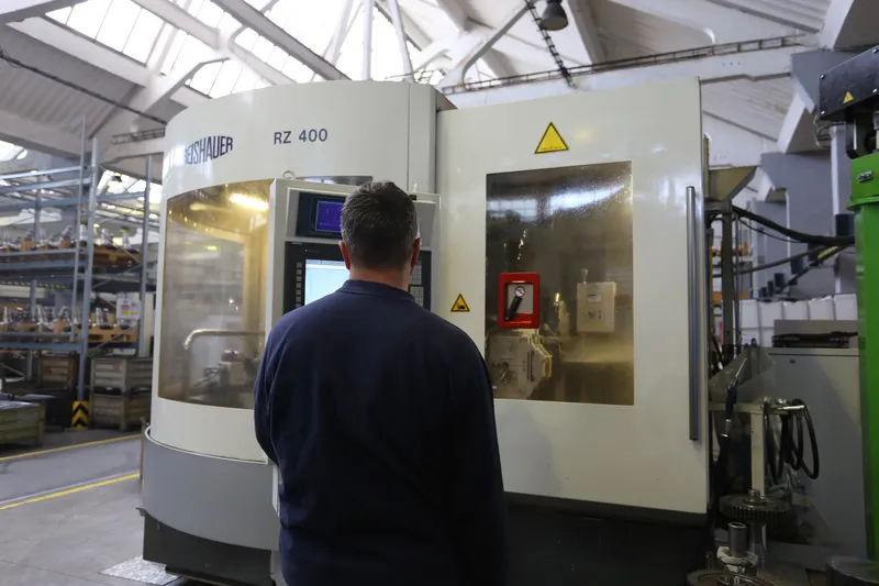Reishauer RZ400