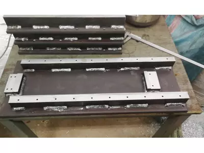 Mounting plate for CNC machine spindle motor