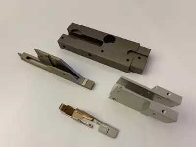 Frästeile mit Oberfläche und Montage