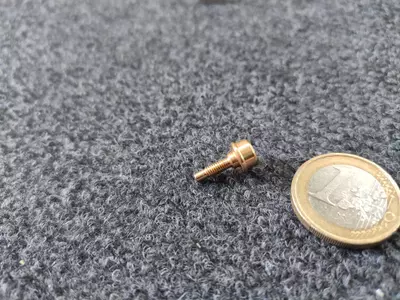 kontakt pin für ladestation