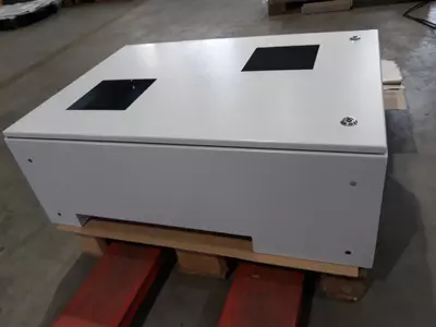 Schaltschrank mit Tür und Pulverbeschichtung