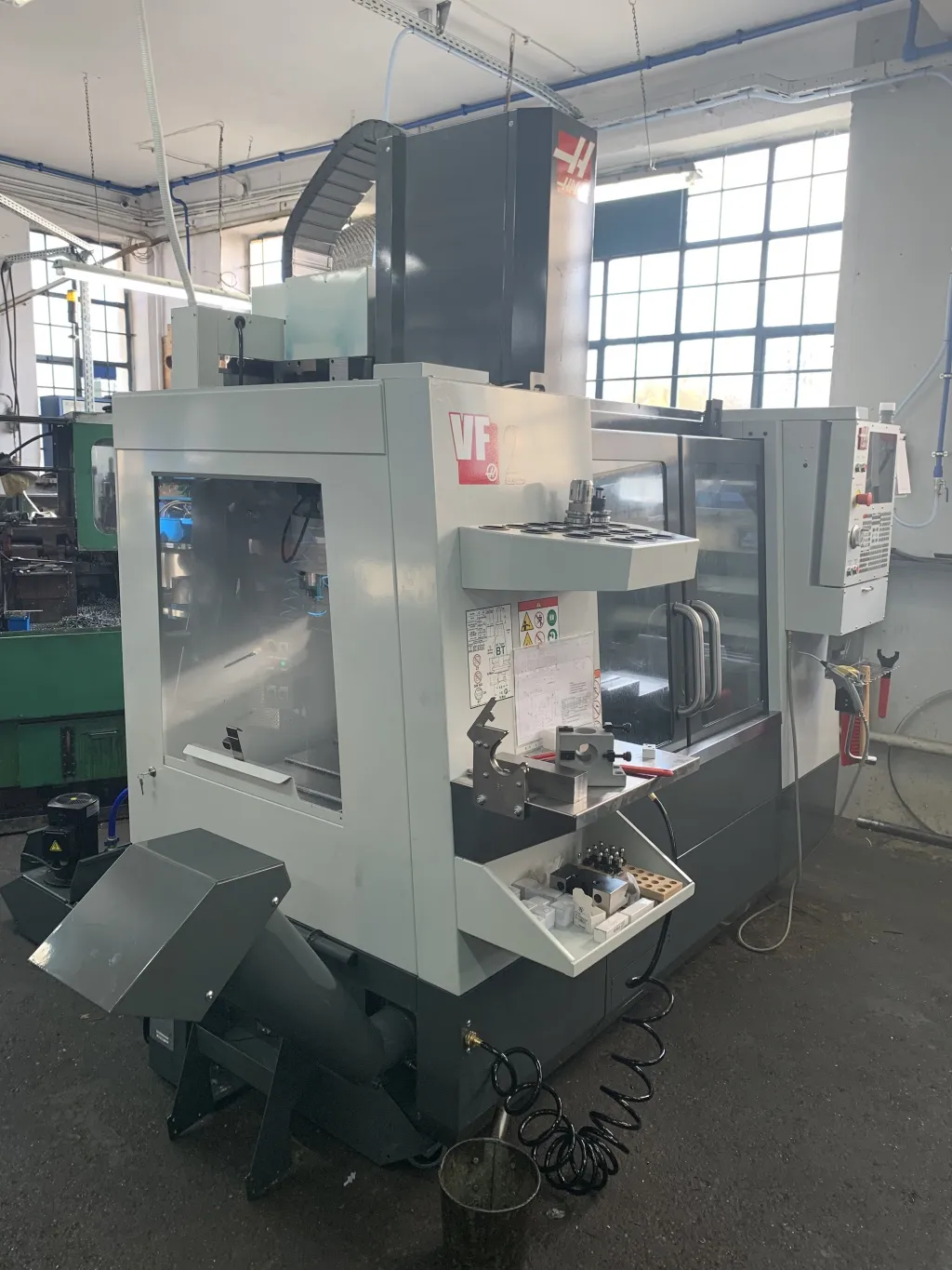 Haas VF-2