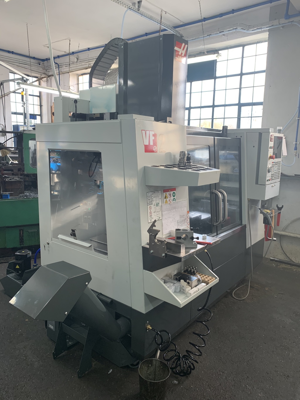 Haas VF-2