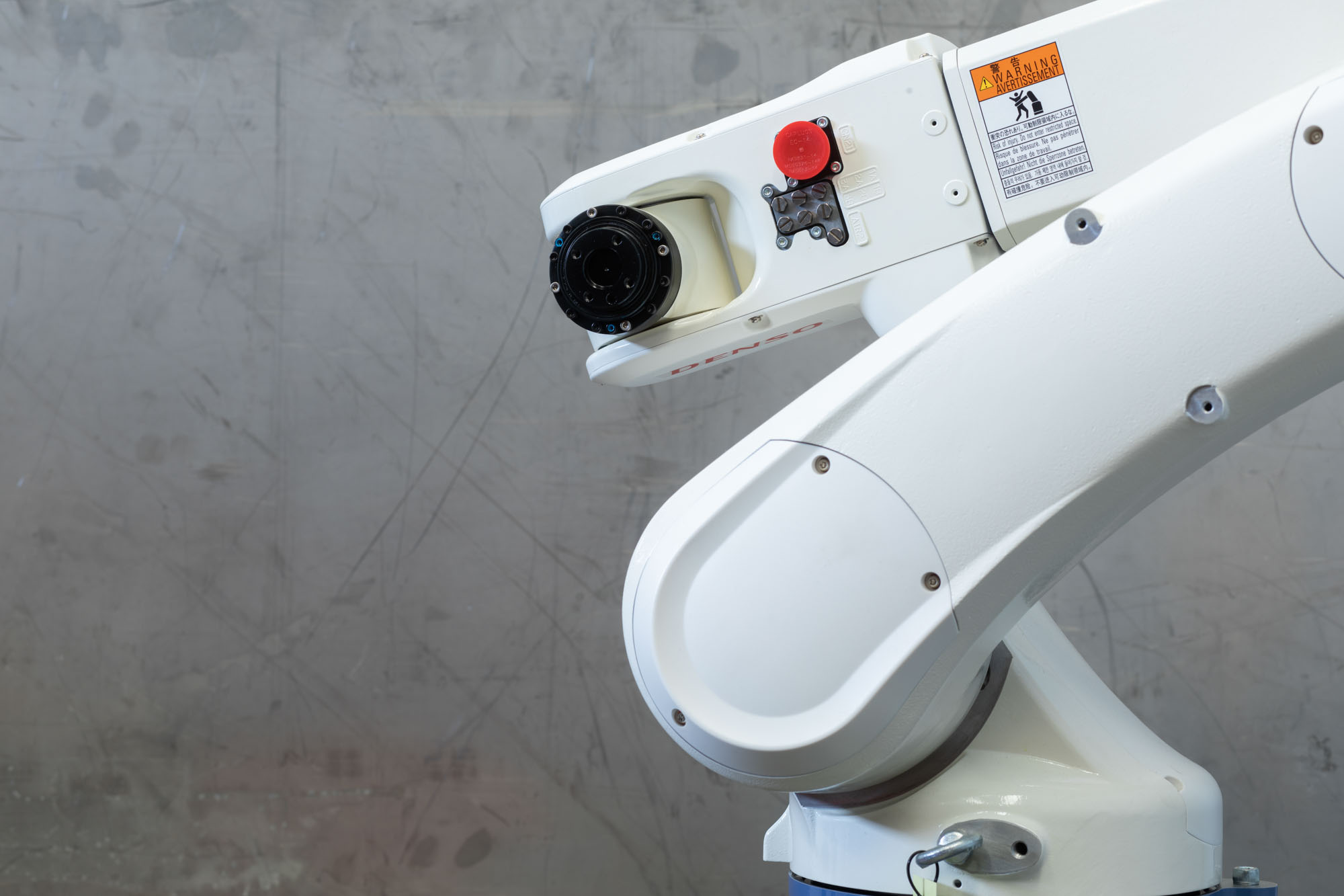 Laser IPG YLS 5000W + Robot VS-6556