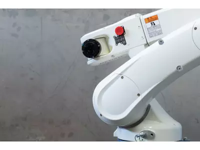 Laser IPG YLS 5000W + Robot VS-6556