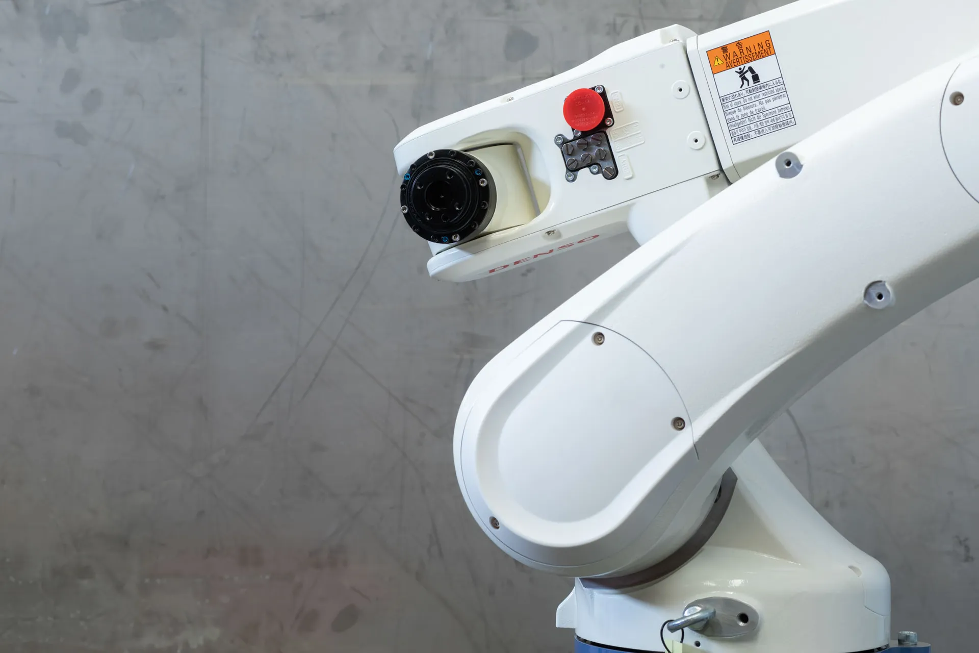 Laser IPG YLS 5000W + Robot VS-6556