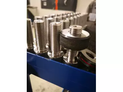 Duplex-Schrauben M20