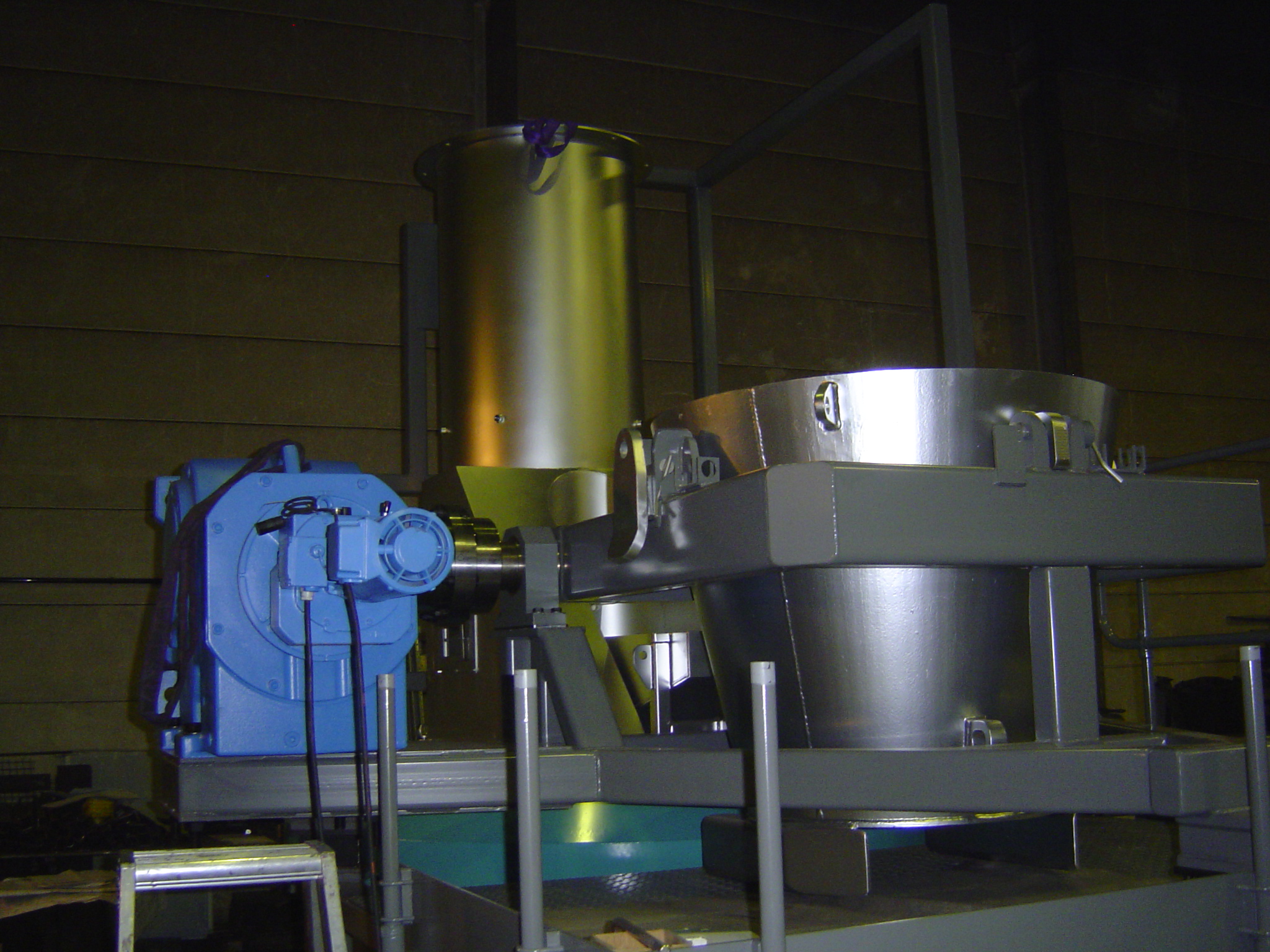 Granulator mit Kipprahmen + Getriebe