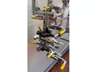 ATTREZZO DI FERRATURA