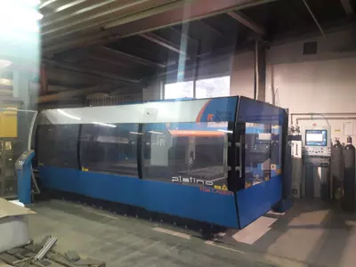 Laser cutting machine