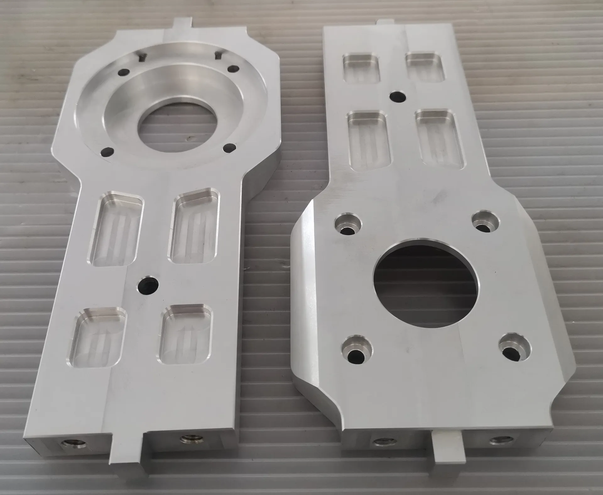 Wheel carrier