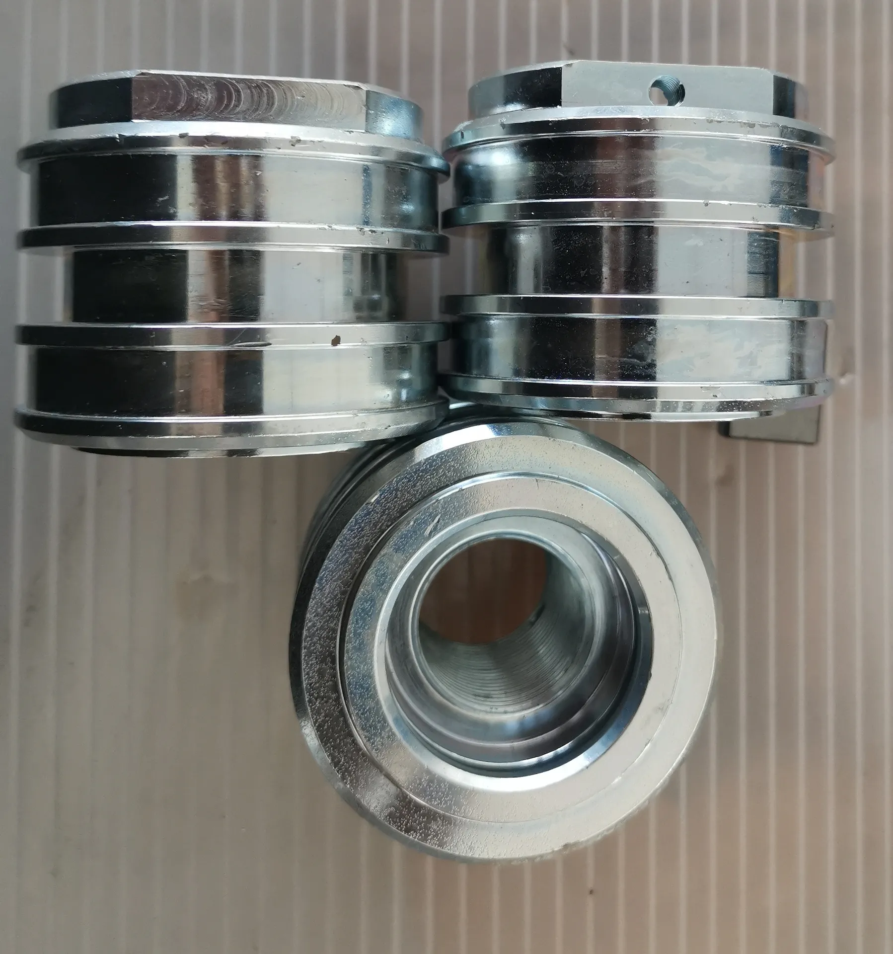 Heavy duty threaded piston M30x2