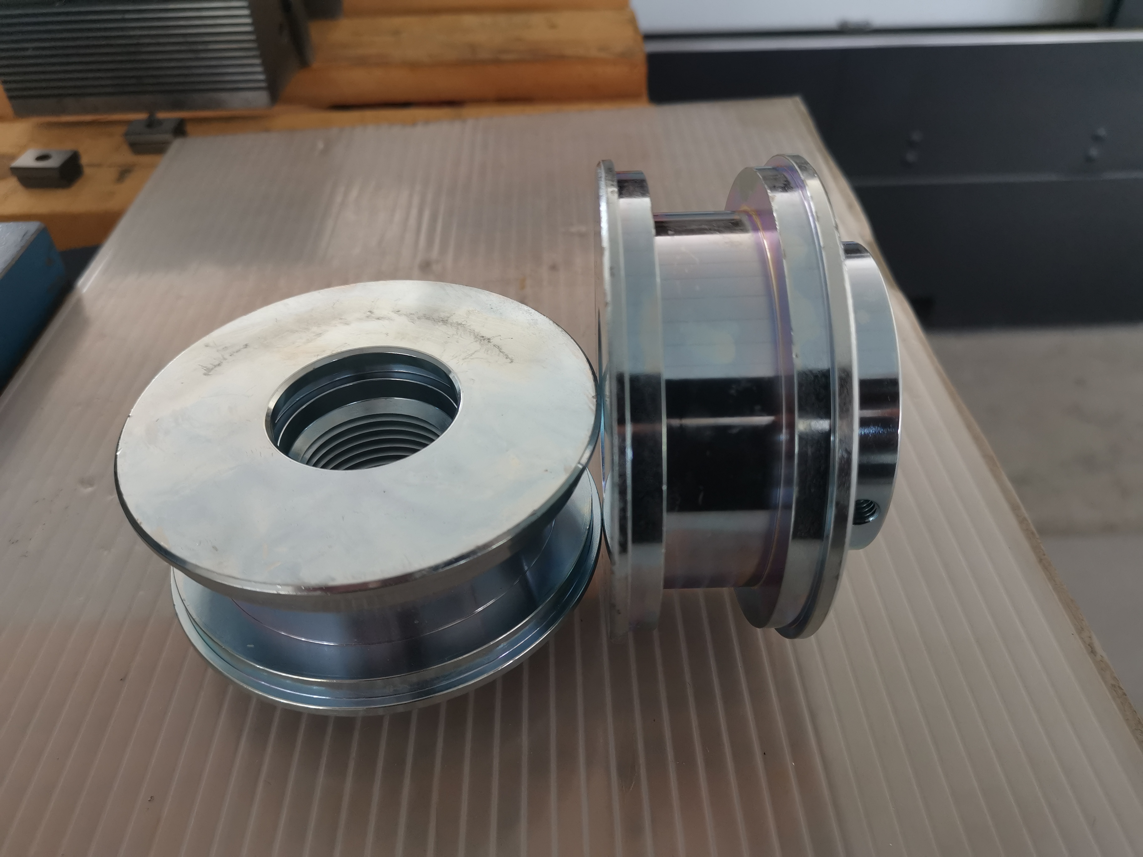 Heavy duty threaded piston M39x3