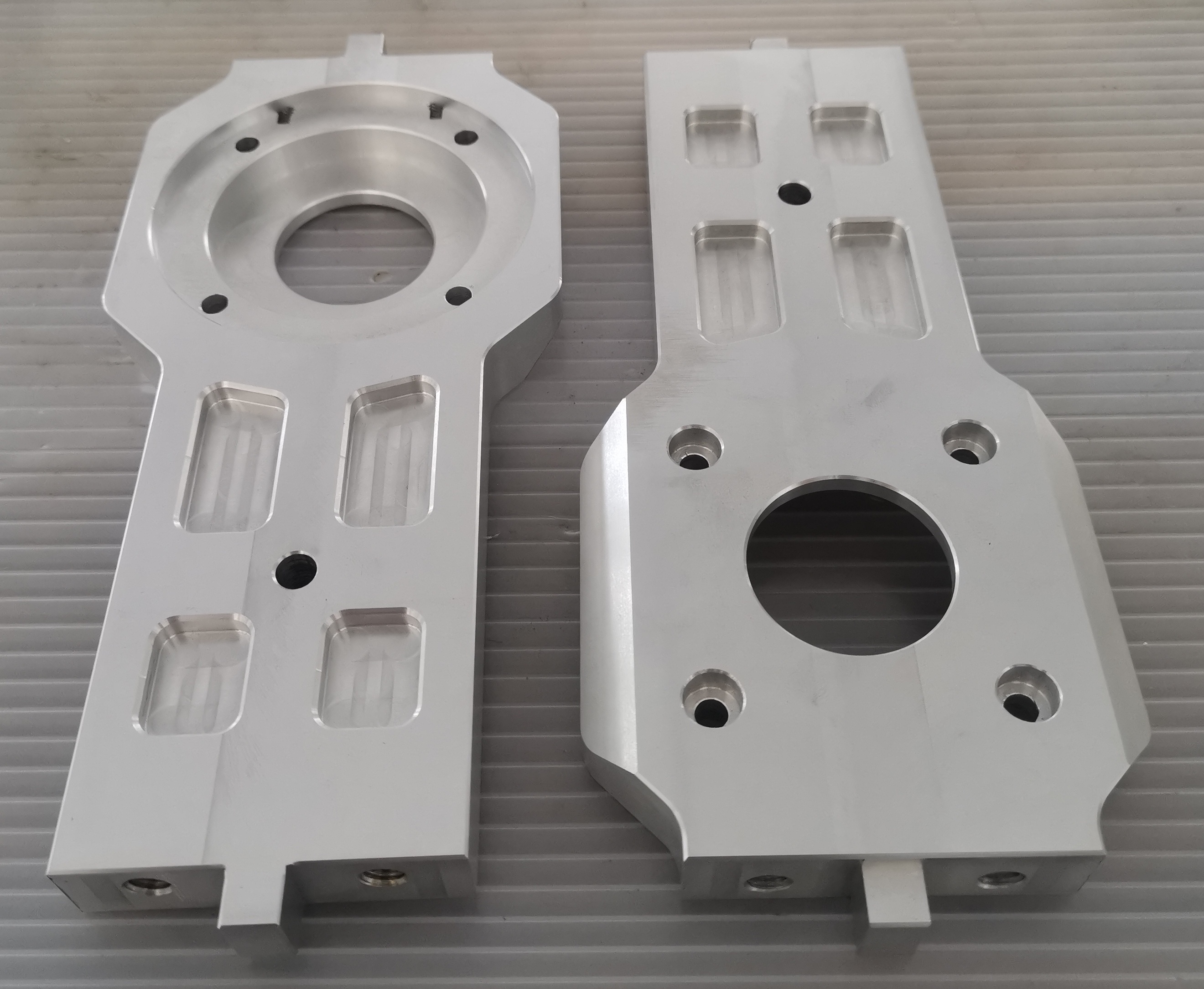 Wheel carrier