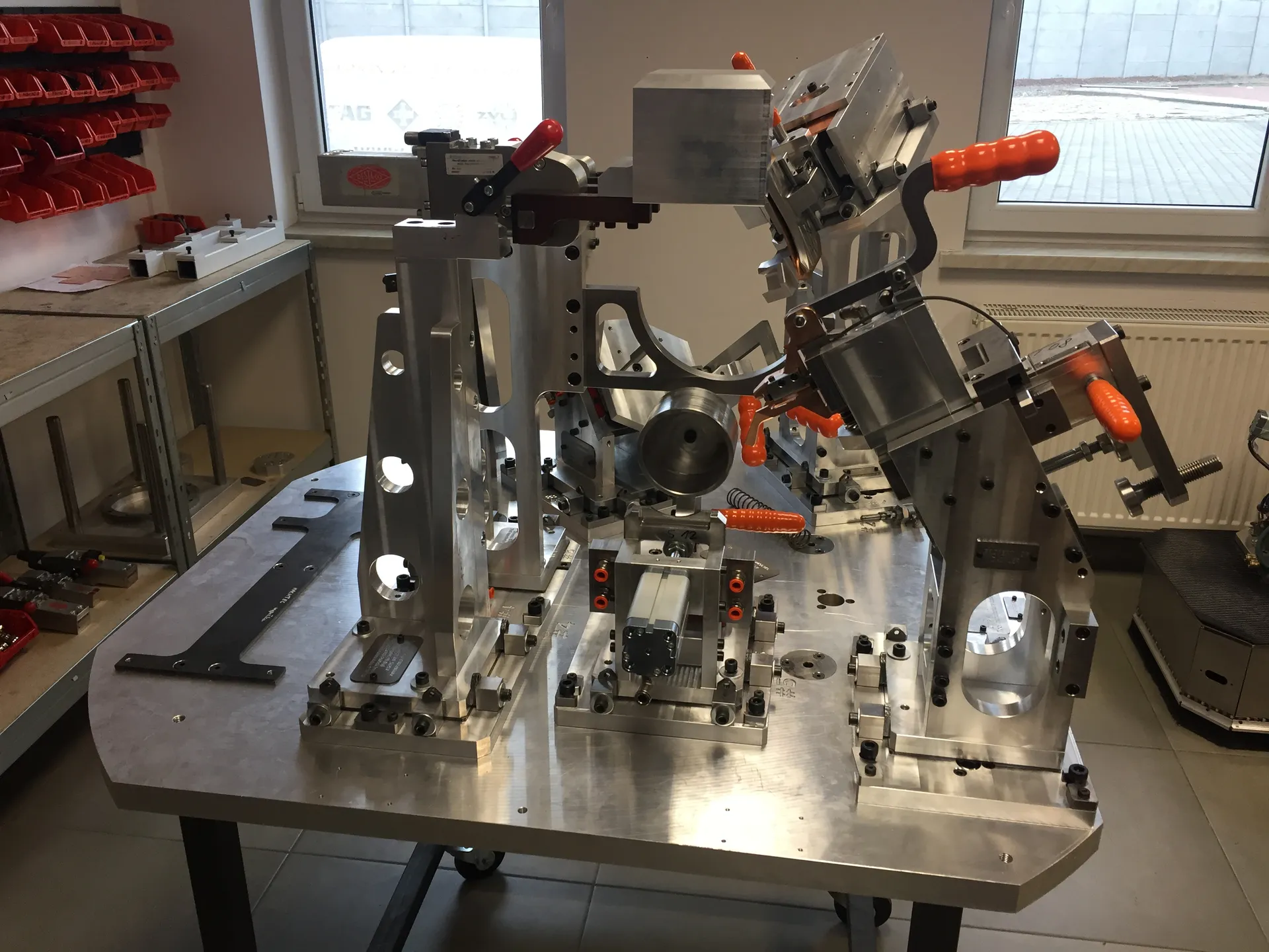 WELDING EQUIPMENT