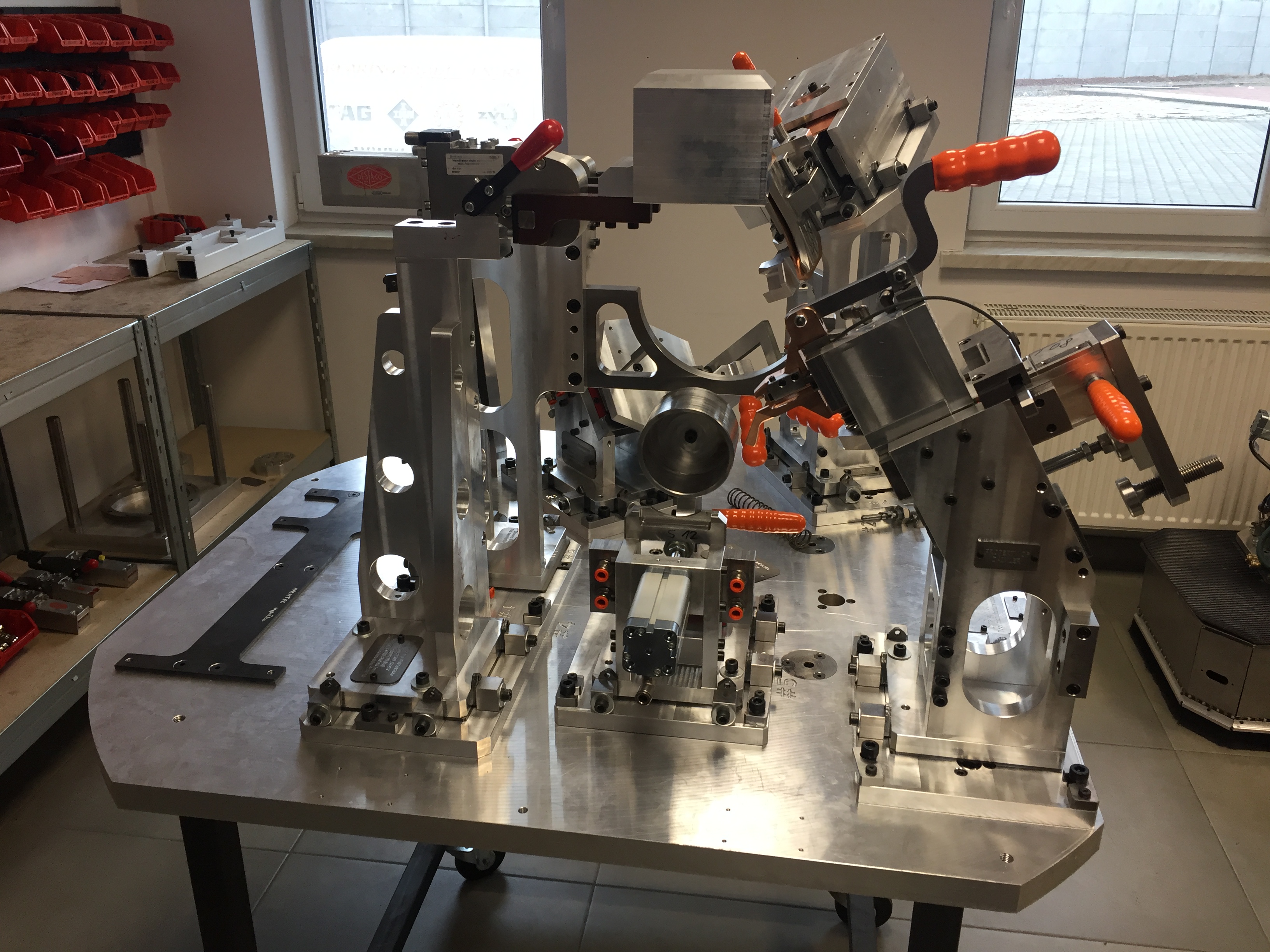 WELDING EQUIPMENT