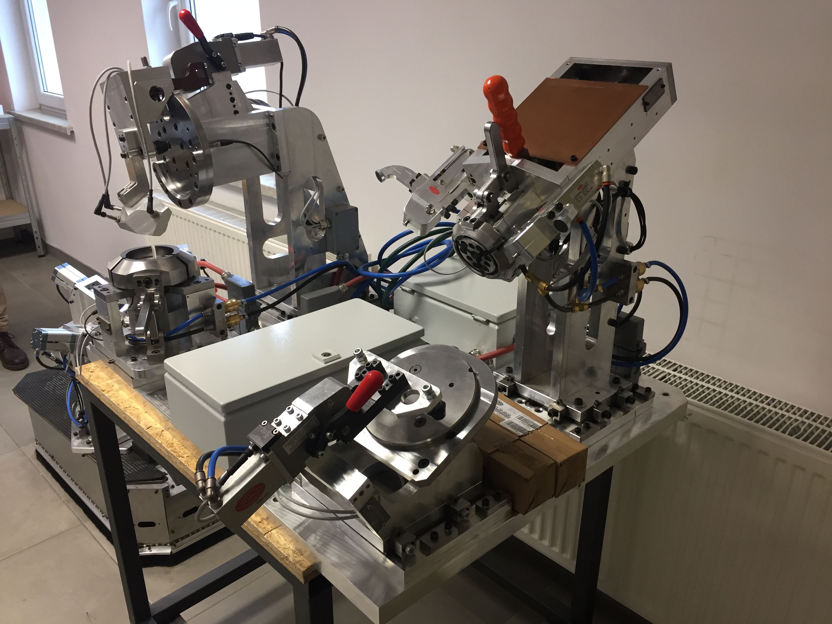 WELDING EQUIPMENT