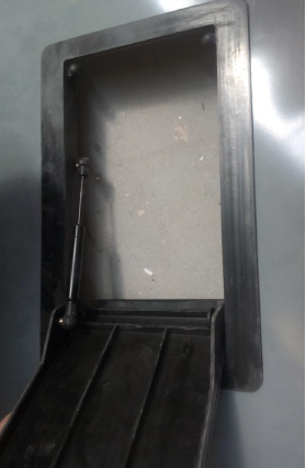 Gas door
