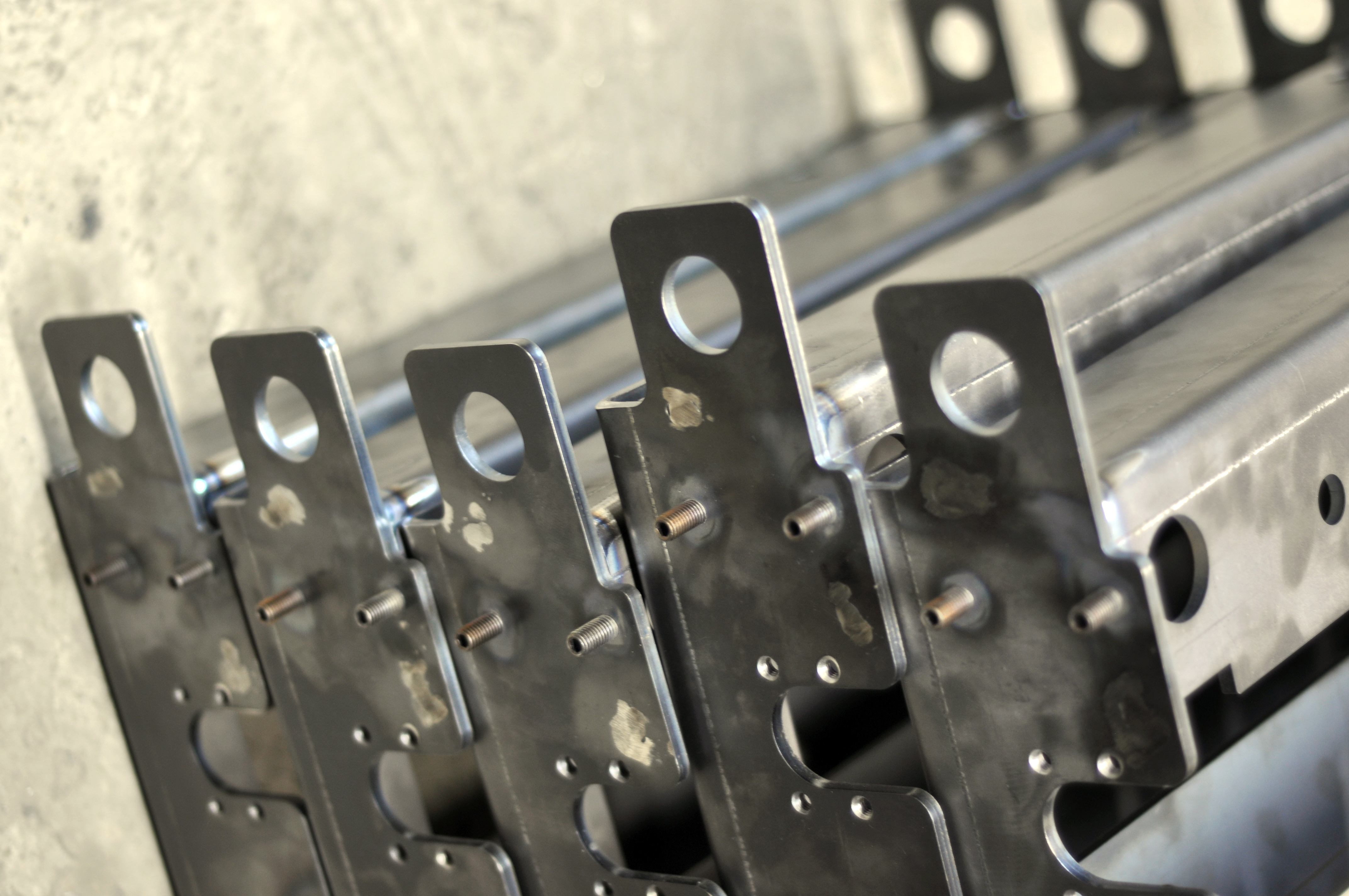Sheet metal holders / Blech-Halterungen