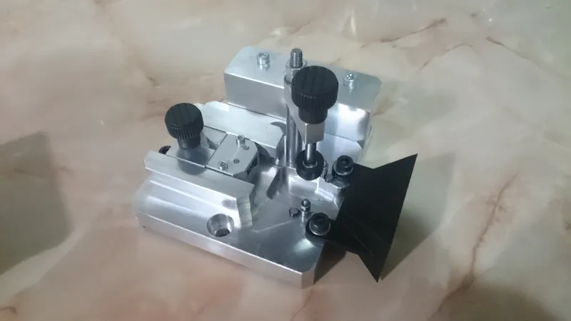 Special assembly device  / Sondervorrichtung-Montage
