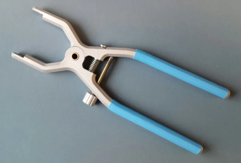 Special pliers / Sonderkonstruktion-Zange