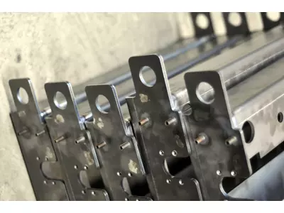 Sheet metal holders / Blech-Halterungen