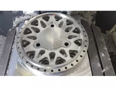 Custom-made wheel for racing car