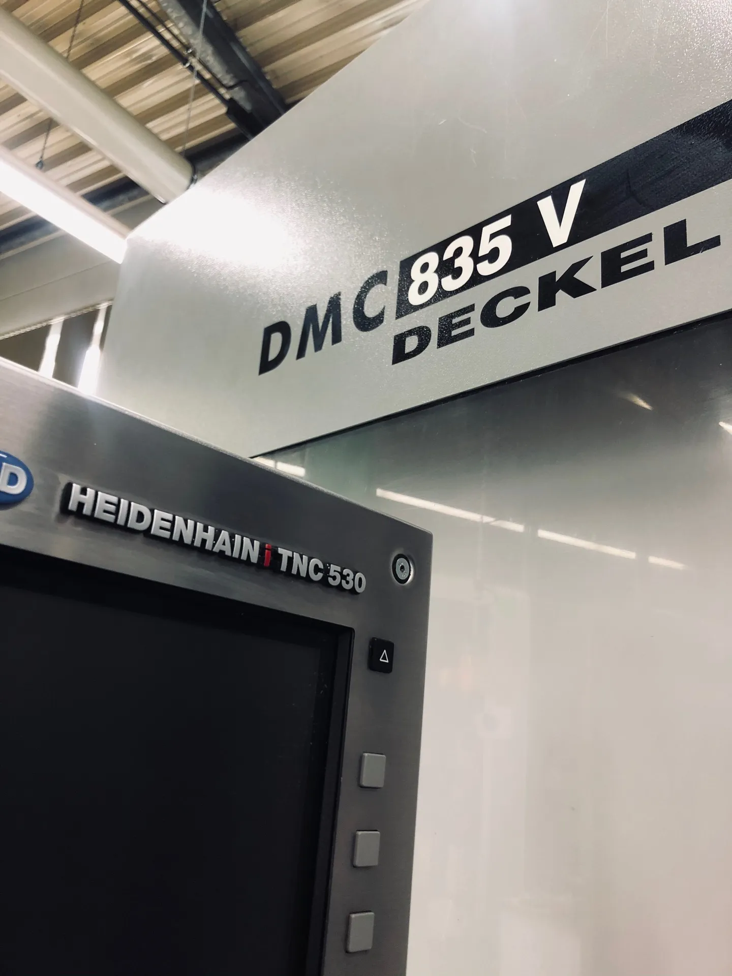 DMC 835 V