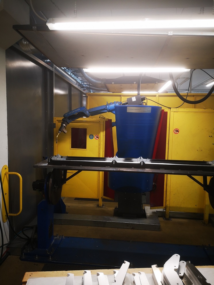 MA 2010 ROBOT WELDING