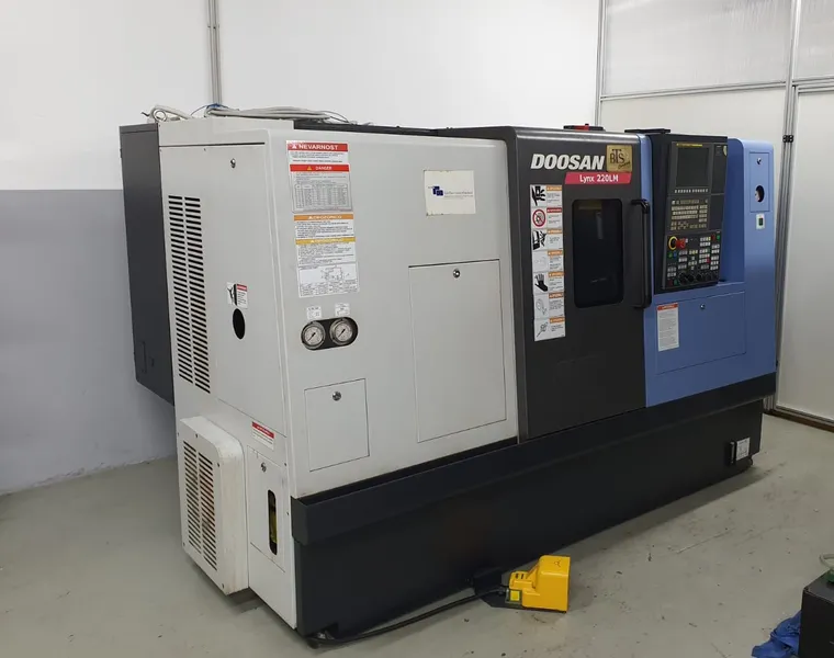 Doosan Lynx 220LM