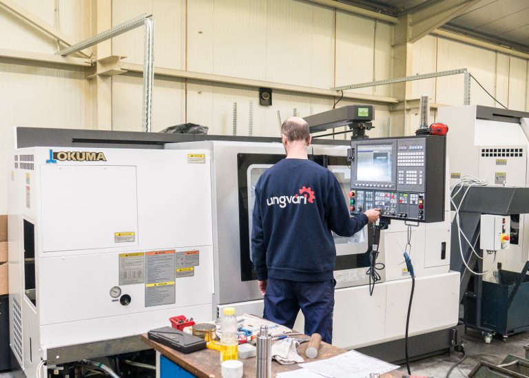 OKUMA LB3000 mit Lünette