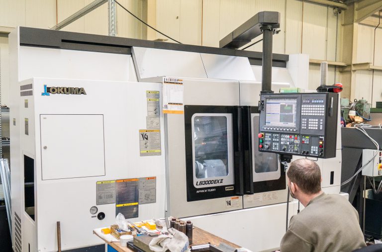 OKUMA LB3000-Y-achse