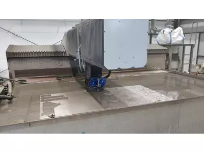 Waterjet cutting machine