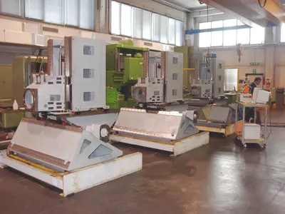 Meccanica base centro di lavoro 5 assi