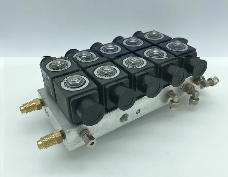 Manifolds & distribution units