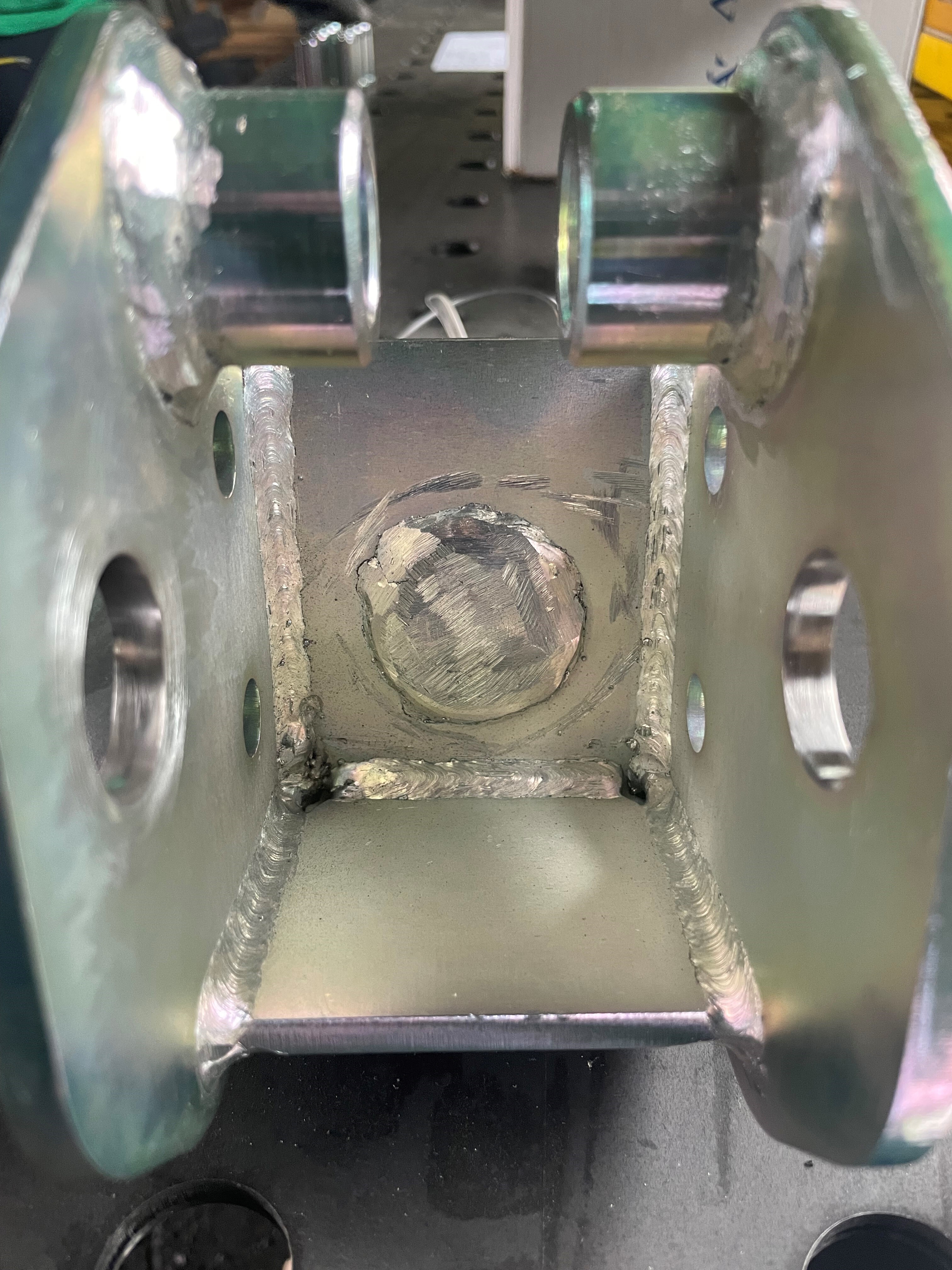 Lower beam pivot point
