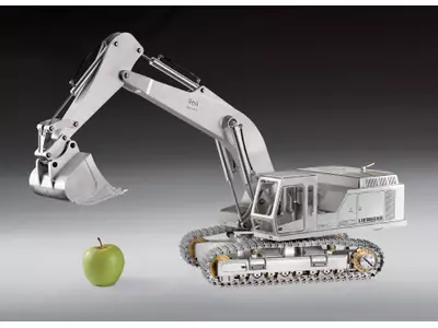 Modellbagger / Eigenkonstruktion / Alle Teile aus dem vollen gefräst