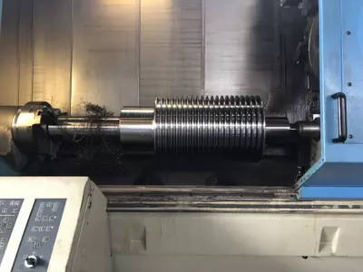 Welle mit Riemeneinstichen