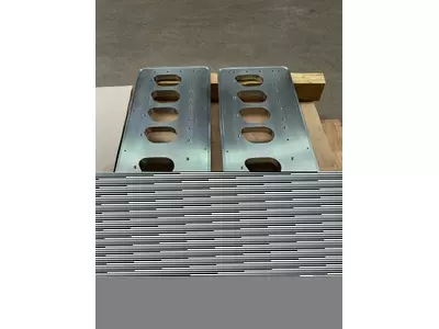 Grundplatte mit Dichtungsnut