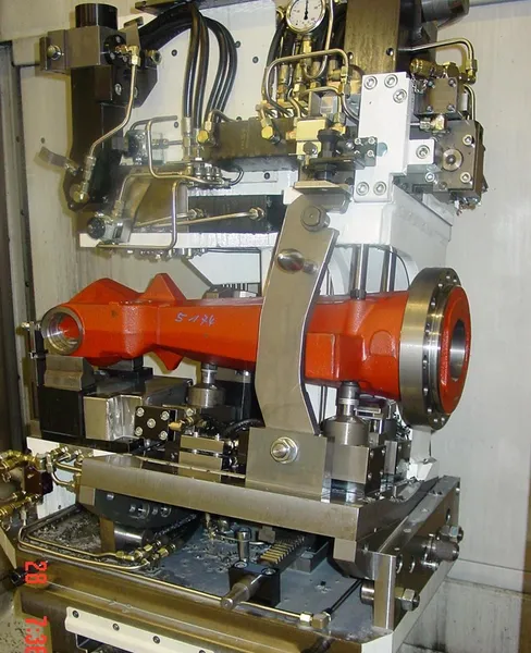 Hydraulische Schwenkvorrichtung für Achsbrücke