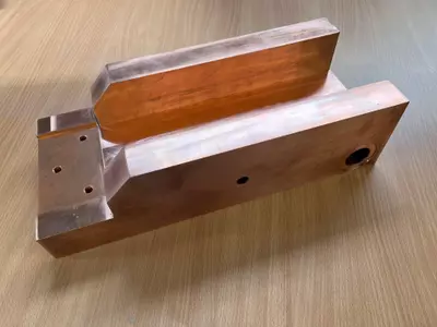 Kühlleiste mit Tieflochbohrungen