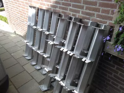 belt-conveyor roller-holder