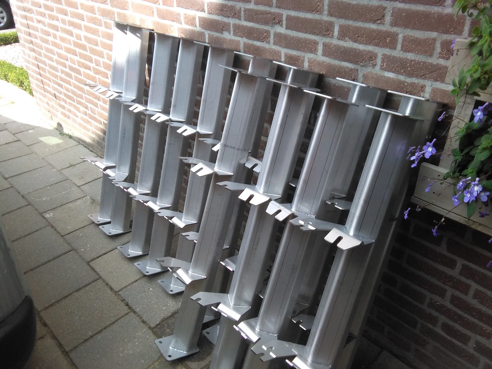 belt-conveyor roller-holder