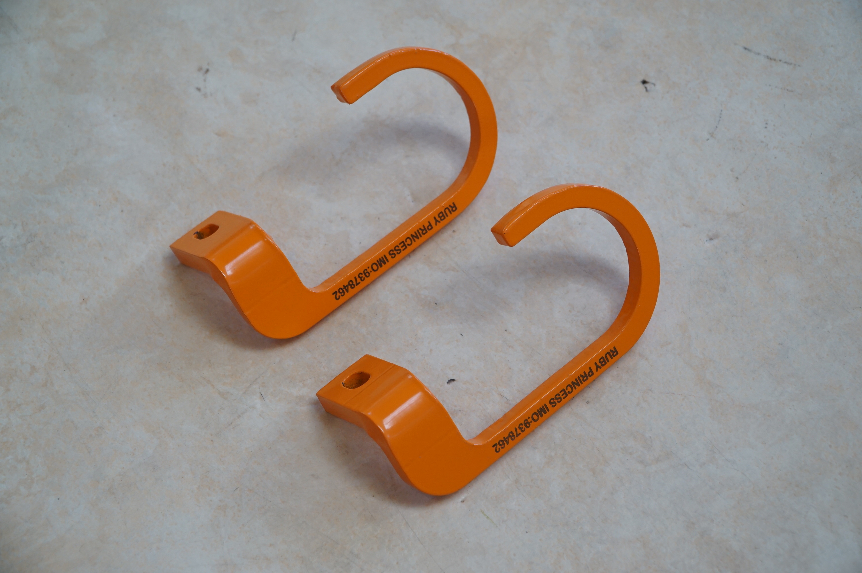 FLANGE LOCKING DEVICE