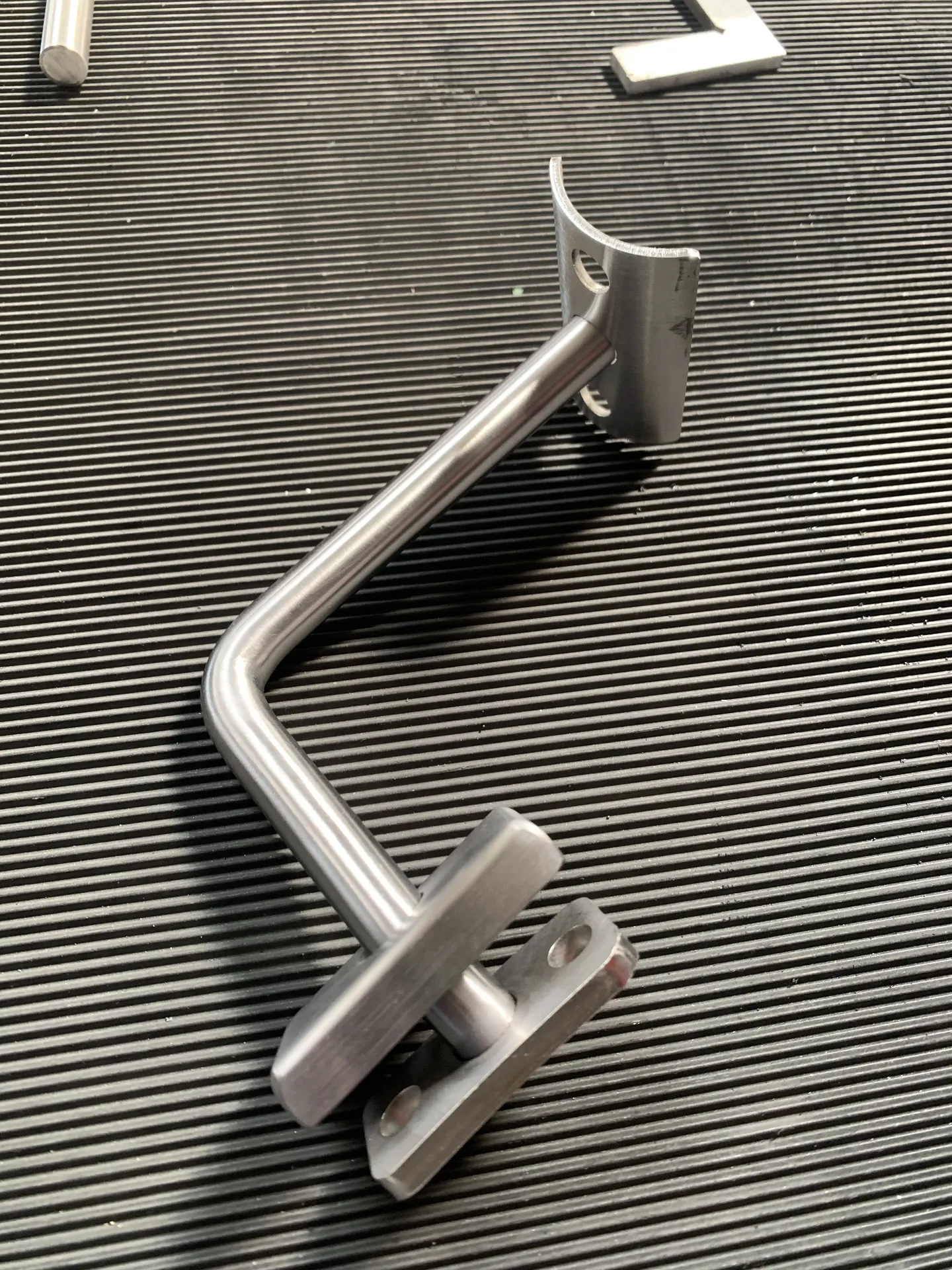 Sepzieller Handlaufhalter