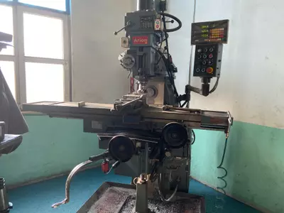 Universal Milling Machine