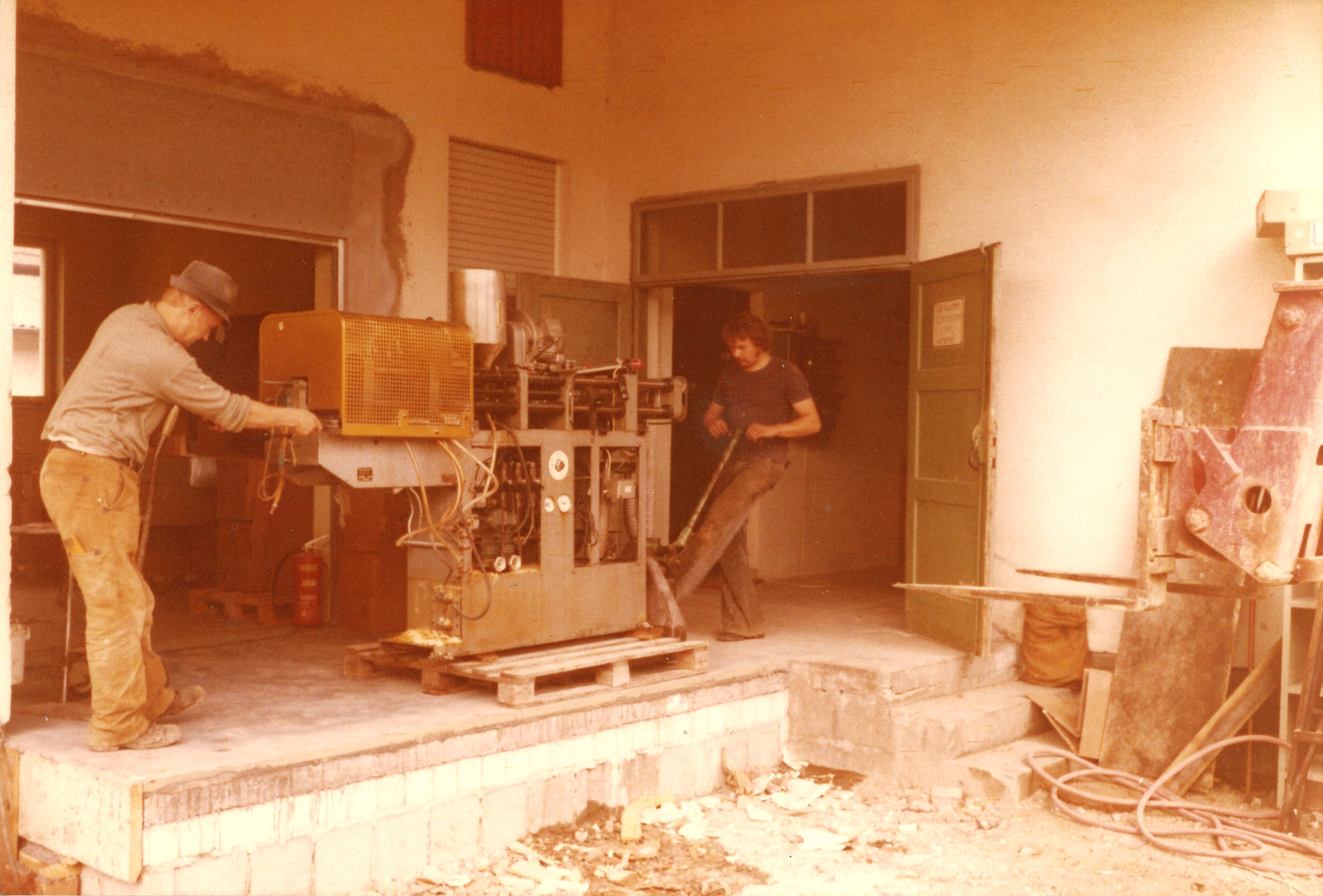 Alte Spritzgussmaschine