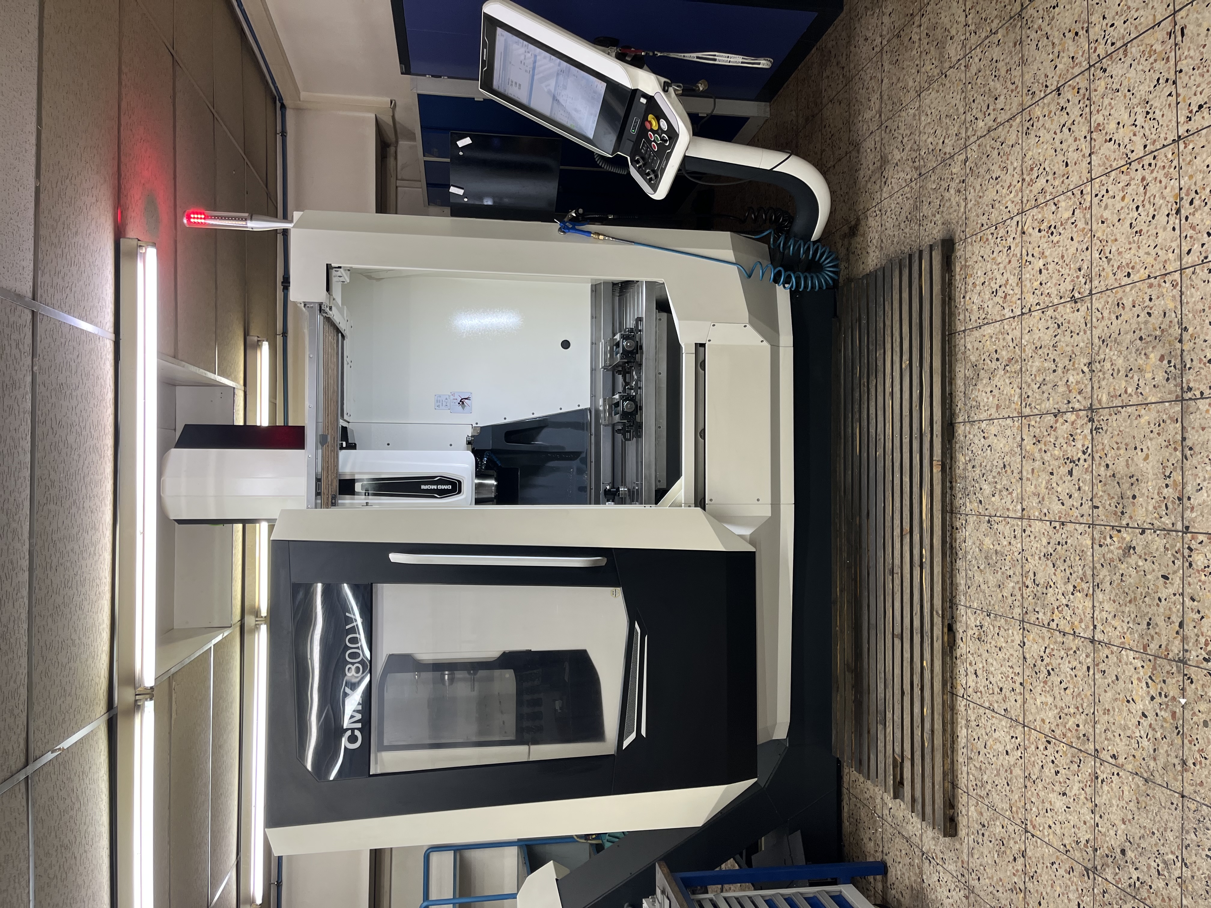 CMX 800 V