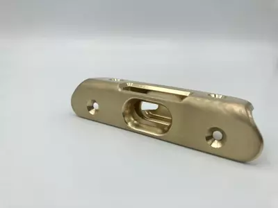 Vordere Dachbefestigung